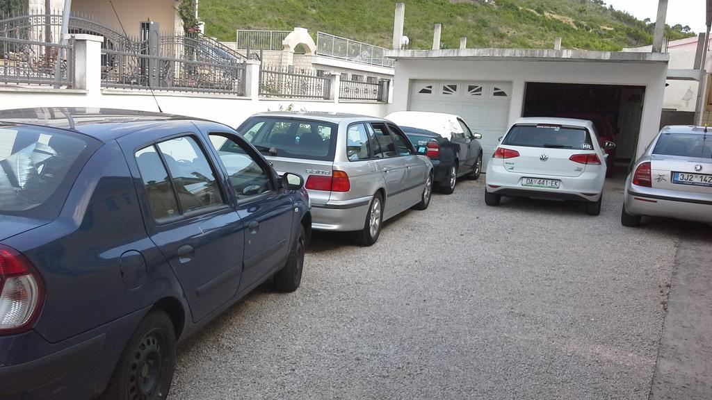 Apartments Anini Dvori Promajna Luaran gambar